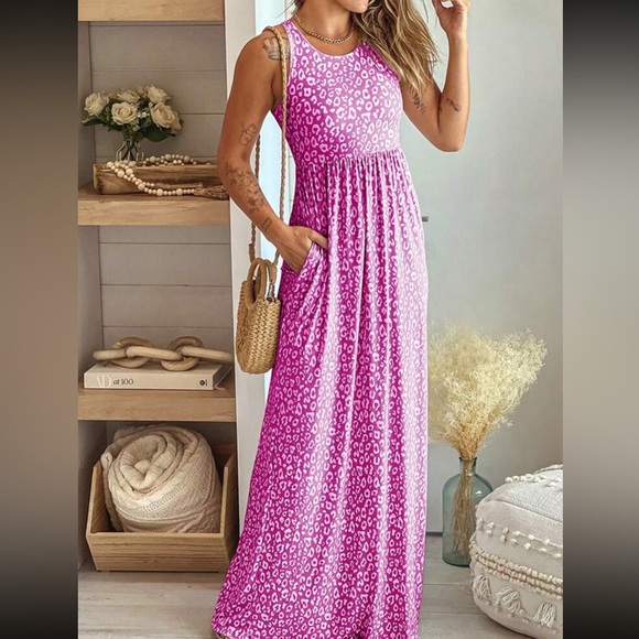 🔥LAST ONE🔥Dark Pink Animal Print Maxi Dress - Picture 2 of 4